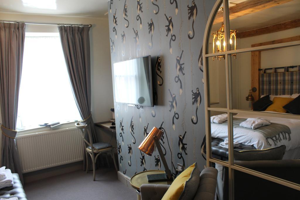 The Woodstock Arms Hotel Room photo