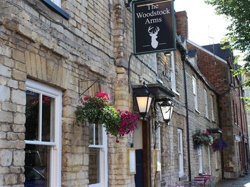 The Woodstock Arms Hotel Exterior photo